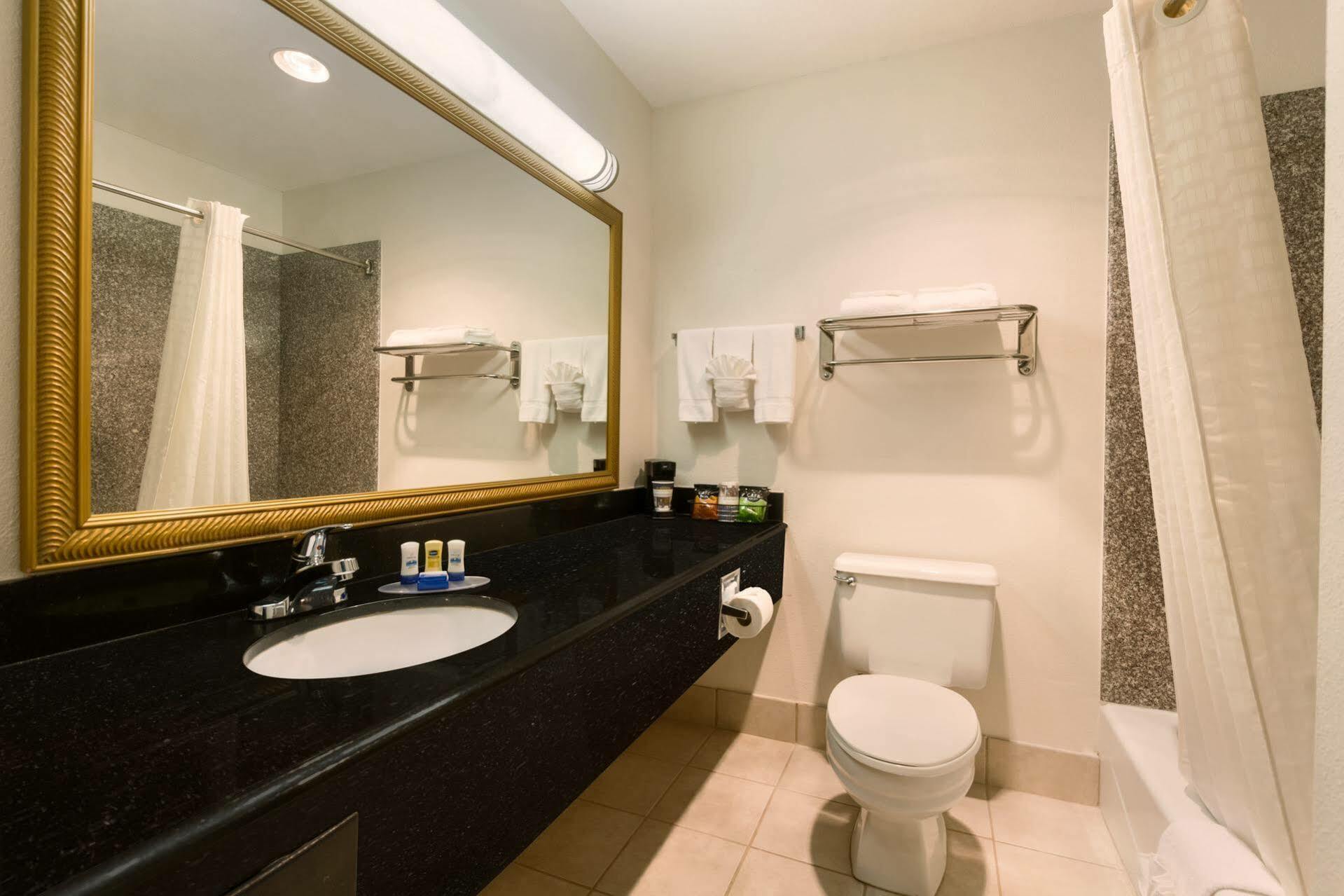 Broadway Inn & Suites Oklahoma City Esterno foto